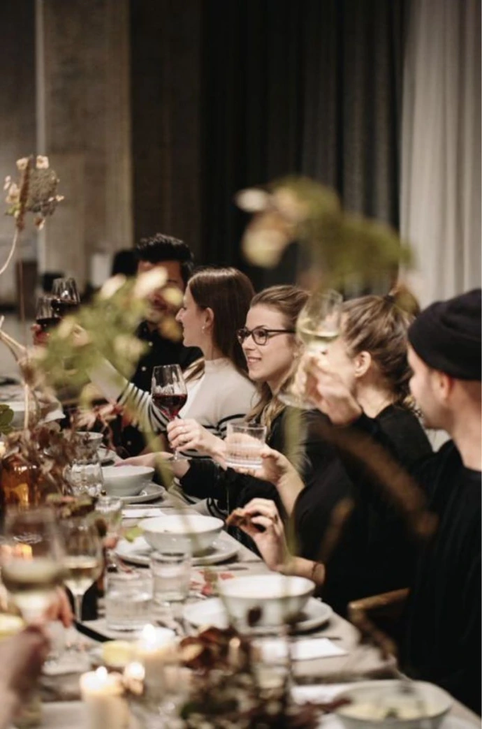 Dîner d’entreprise organisé dans le cadre d’un événement corporate en Suisse